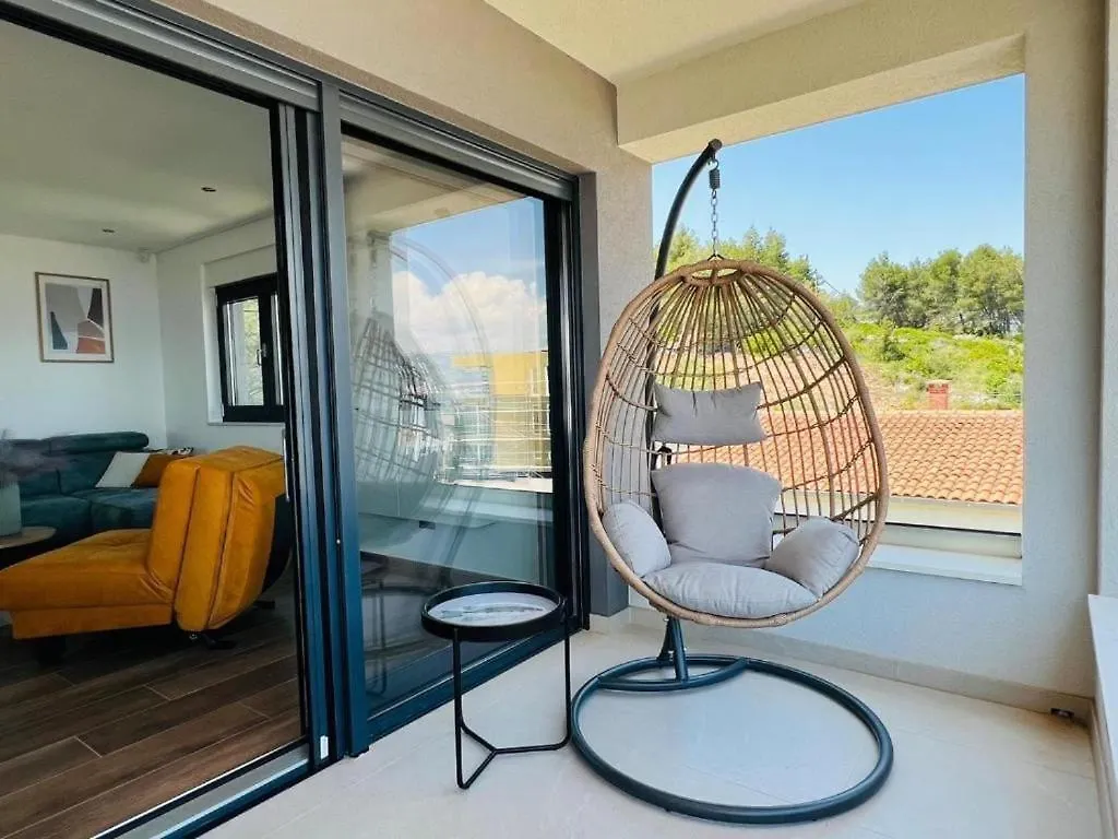 House And Home Slatine - Penthouse Apartment 0*,  Croatia